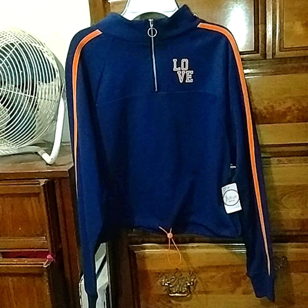 Cropped hoodie